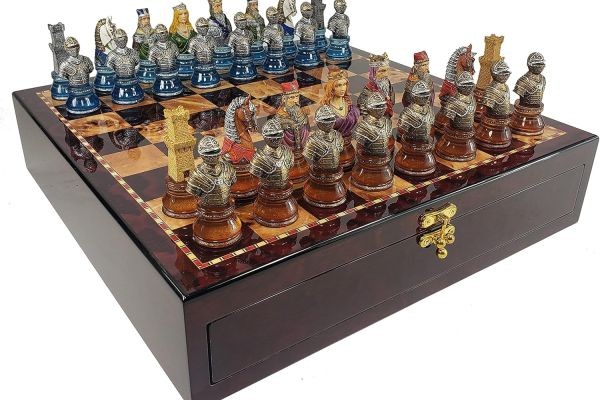 HPL Medieval Times Crusades Knight Red & Blue Busts Chess Men Set w/ Large 20" Cherry Color Storage Board